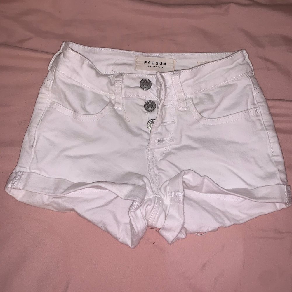 White button up pacsun shorts